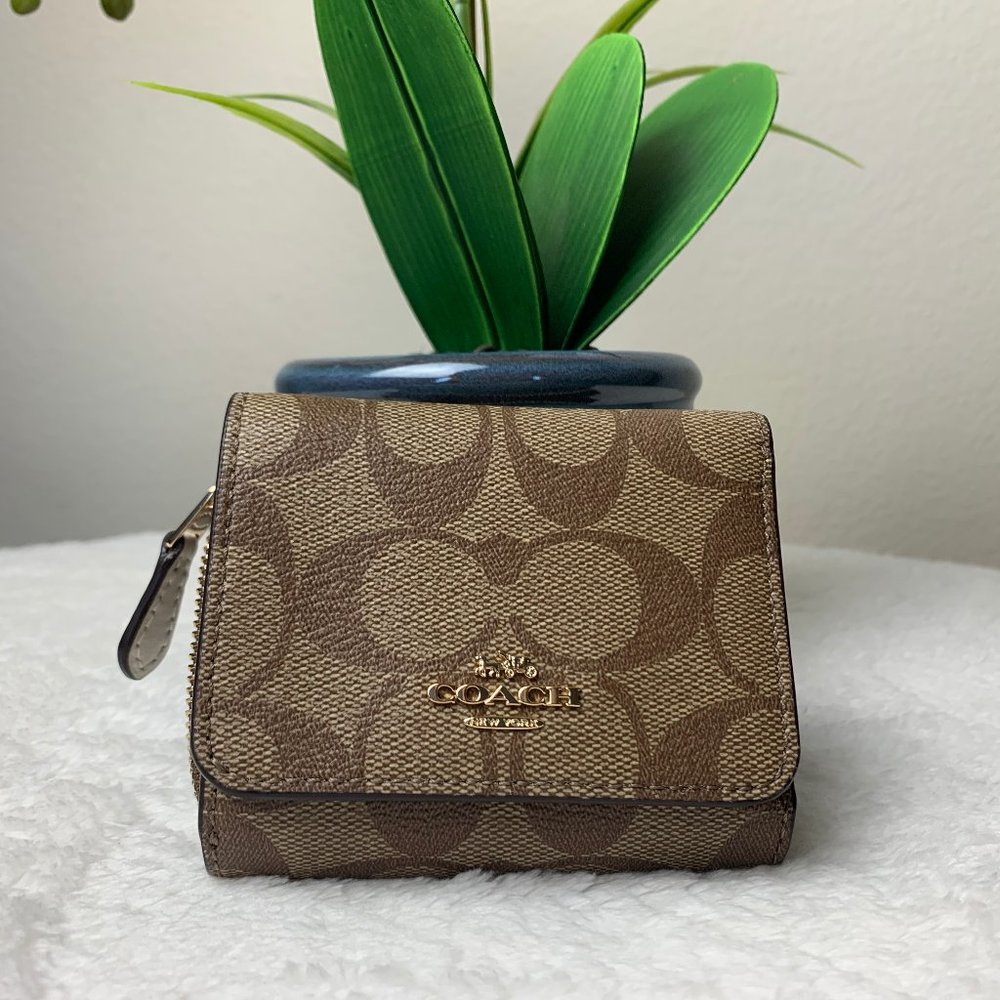 Coach Small Trifold Wallet in Signature Canvas
